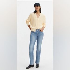 NWOT Levi's Classic Bootcut Jeans